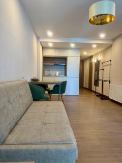 Sun & Style 1BR Apartment - 7