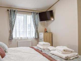 Pinecone Lodge - Sherburn - 1