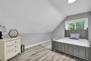 Modern 3BDRM Near Downtown & MSU - Lansing - 6