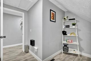 Modern 3BDRM Near Downtown & MSU - Lansing - 7