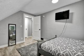 Modern 3BDRM Near Downtown & MSU - Lansing - 5