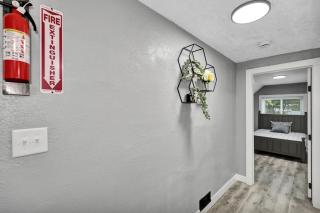 Modern 3BDRM Near Downtown & MSU - Lansing - 2