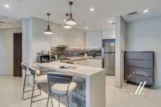 Luxury 2BDR Apartment with Private Balcony - 6