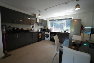 Historic Cliveden Stud - Garden Cottage sleeps 6 - With Hot Tub, Parking, in Taplow - next to Cliveden National Park - Maidenhead - 0