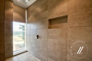 Spacious 3BR Apartment with Sea Views - 4