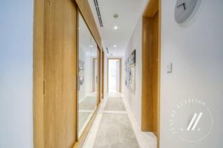 Spacious 3BR Apartment with Sea Views - 2