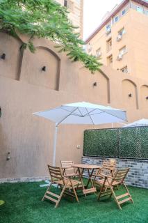 Ground Floor Gem - Patio Lounge - Cairo - 3