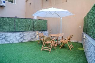 Ground Floor Gem - Patio Lounge - Cairo - 2