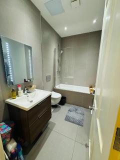 Beautiful Edinburgh Apartment - 4