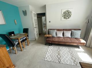 Beautiful Peaceful Studio Flat - Waltham Abbey - 9