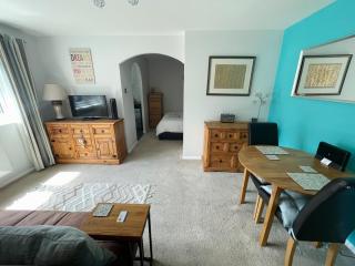 Beautiful Peaceful Studio Flat - Waltham Abbey - 0