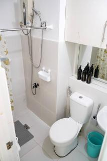 1BR Condo in Makati Linear Tower 1 unit 2023 Pool Gym Near Airport - Manila - 8