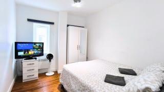 Ultra central next to shopping center and station - Harrow - 0