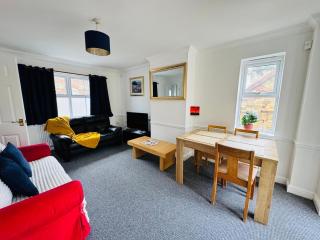 Town centre with parking - Huntingdon - 9