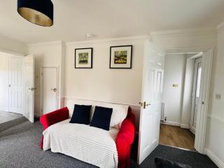 Town centre with parking - Huntingdon - 2