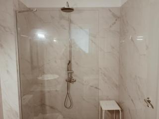 andys house - 4