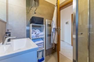 Apartment Green with Balcony - Nova Vas - 1