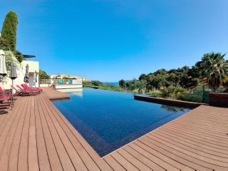 Duplex avec terrasse & vue dégagée dans domaine privé à Mandelieu - 0