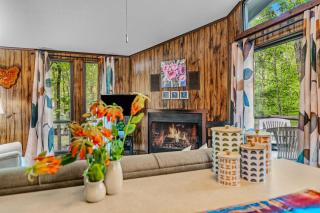 Country Comfort - Wifi, Fireplace, Golfing, Hiking, Deck, Pool Access - Hedgesville - 4