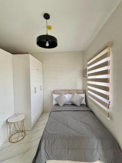 The Royal Ocean Crest Lofts - - 0