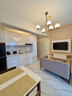 The Royal Ocean Crest Lofts - - 4