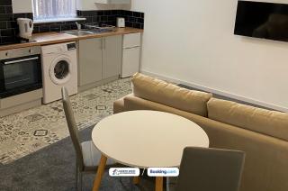 Sutton Contractor Accommodation - Warrington, St Helens - Clock Face - 3