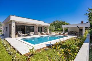 Villa Chiara, Neubau-Ferienhaus Pula-Sisan - Šišan - 9