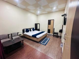 The Garden inn Varanasi - 2