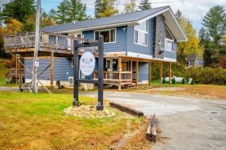 The Chalet - Spacious 7 bedroom near Sugarloaf, on Snowmobile and UTV trails, Hiking, Golf and Flagstaff Lake across the street - Stratton - 6