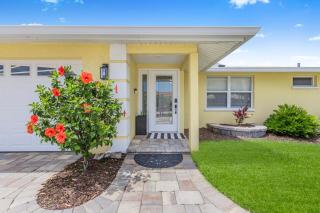 Luxe Siesta Key Home Pool Hot Tub Near Beach - 8