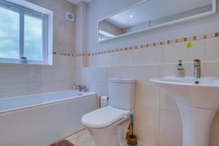 Spacious & Stylish 5BR Townhouse - Free Parking - Manor - 4