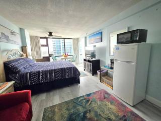 Cozy King Oceanview Studio w/pool & tiki bar - 9