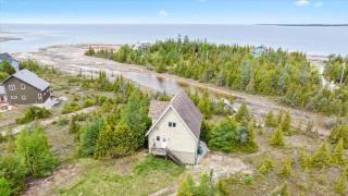 Dragonfly Cove - Nature-inspired Lakeside Living - Tobermory - 0