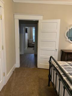 Cozy Chestnut Cottage- Downtown favorite! - Tupelo - 1