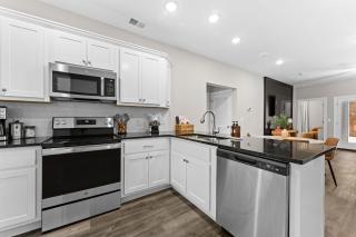 New! Branson - Walk-in Sleeps 8 - Branson - 3