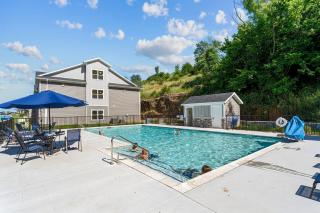 New! Branson - Walk-in Sleeps 8 - Branson - 9