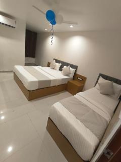 Hotel Royal Relax - Gandhinagar - 2