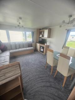 Lyon's Robin Hood Rhyl 8 Berth Caravan - Rhyl - 0