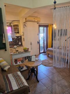 Peace&love-sea studio - Athens - 4