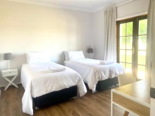 Bathurst Accomodation, 9 minutes to Mount Panorama - 8