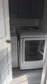 Modern style duplex 86inTV, king suite,AT&T,six flag,Globe, Epic water - Arlington - 2