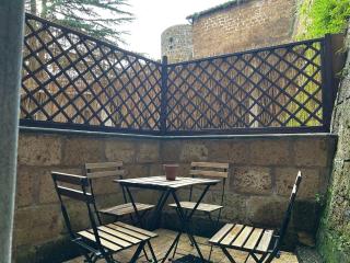 Etruscan Garden Apartment - 2