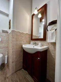 Etruscan Garden Apartment - 4
