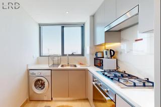 Cozy 1BR with Canal View - 3