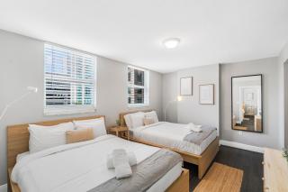 Luxurious 3BR Condo with Pool in Brickell - Miami - 3