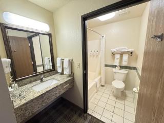 AmericInn by Wyndham Baldwin - Baldwin - 9