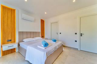 With a Pool and Sea View in Kalkan 2 - Kas - 4