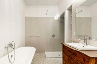 Our Elegant, Classic Plateau Apartment - 1