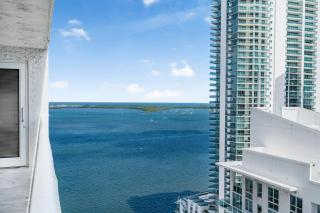Fantastic 2BR Condo on 31st Floor Free Parking - Miami - 9