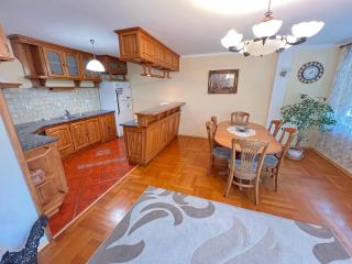 The Primorski Residence - 2BR Top location - 6